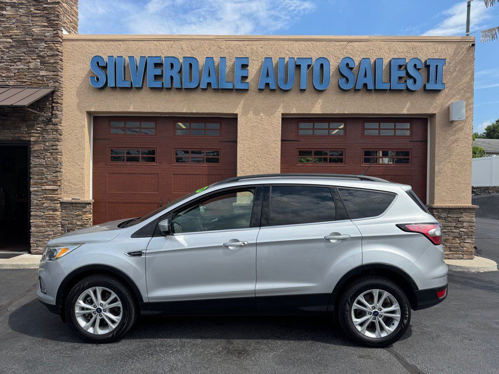 Used 2018 Ford Escape SE w/ SE Sync 3 Package AWD/4WD image 1