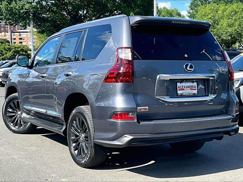 Used 2022 Lexus GX 460 Premium w/ Accessory Package AWD/4WD image 10