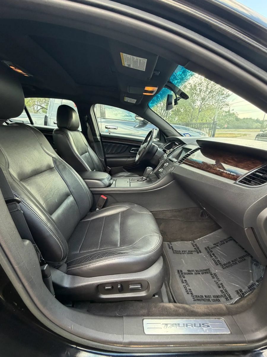 Used 2016 Ford Taurus Limited FWD image 9