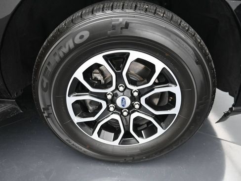 Used 2024 Ford Expedition XLT RWD image 15