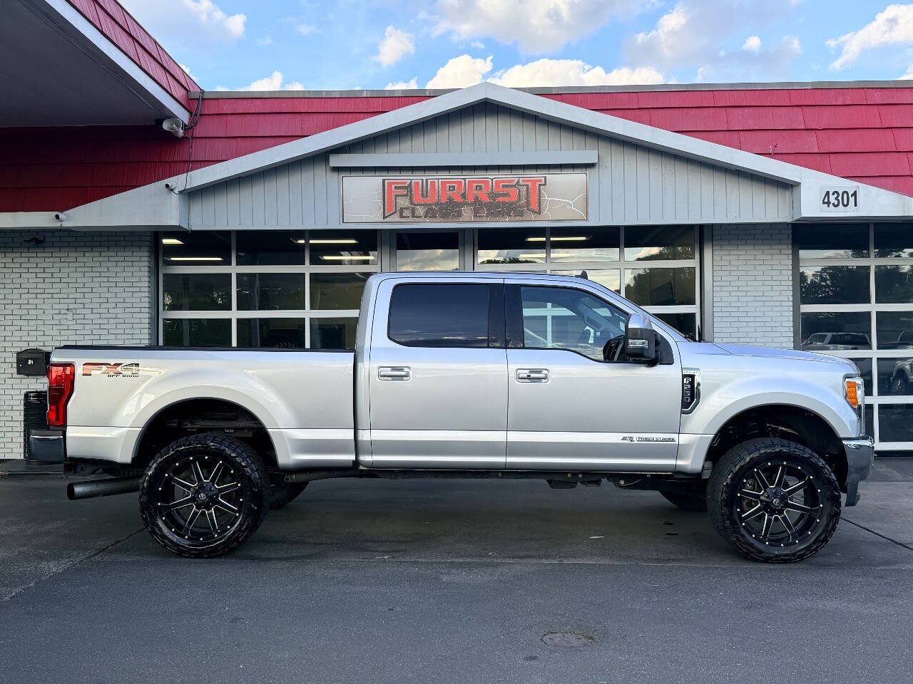 Used 2019 Ford F250 Lariat w/ Lariat Ultimate Package AWD/4WD image 2