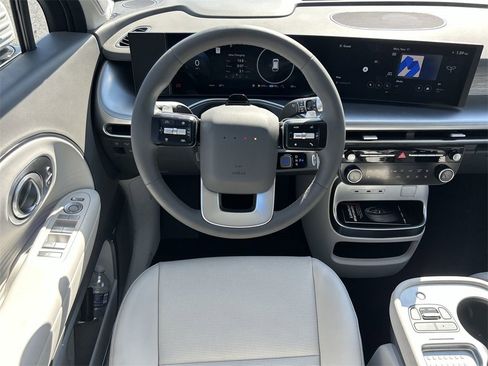 New 2026 Hyundai Ioniq 9 Limited image 4