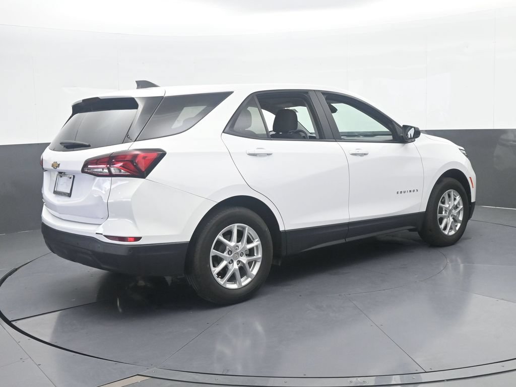 Used 2024 Chevrolet Equinox LS w/ LS Convenience Package FWD image 6