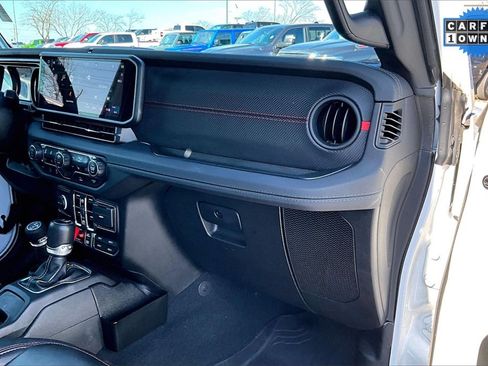 Used 2024 Jeep Gladiator Rubicon w/ Convenience Group image 13
