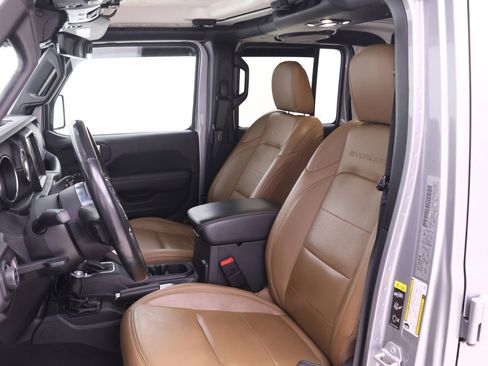 Used 2020 Jeep Gladiator Overland AWD/4WD image 3