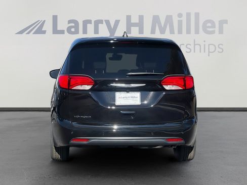 New 2026 Chrysler Voyager LX image 6