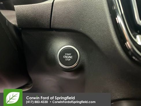 Used 2021 Volvo XC40 T5 R-Design w/ Protection Package Premier image 30