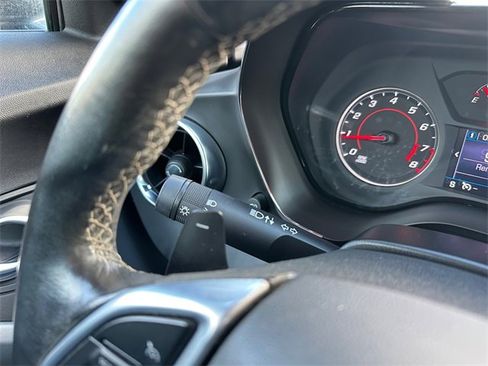 Used 2021 Chevrolet Camaro LT w/ Technology Package image 21