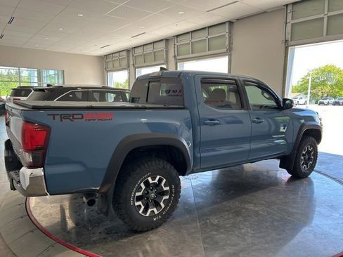 Used 2019 Toyota Tacoma TRD Off-Road AWD/4WD image 7