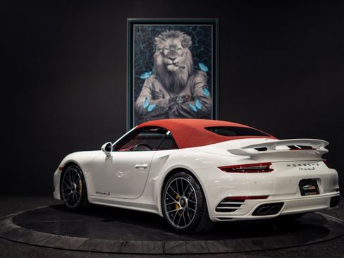 Used 2017 Porsche 911 4 Cabriolet AWD/4WD image 7