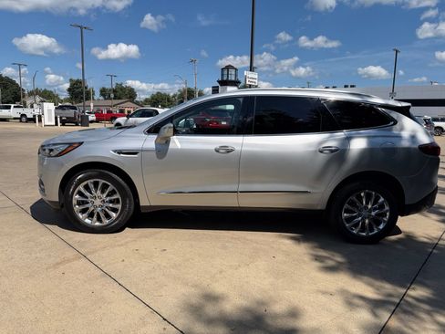 Used 2021 Buick Enclave Essence w/ Sound and Sites Package FWD image 8