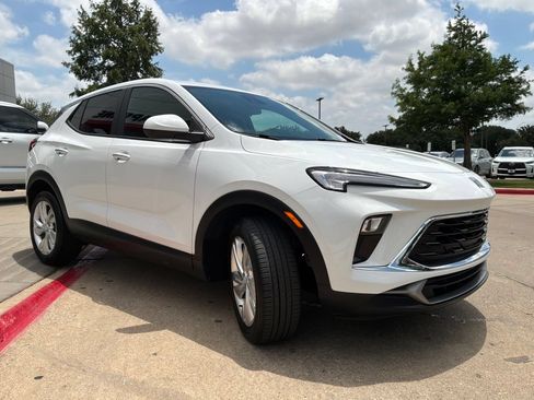 Used 2025 Buick Encore GX Preferred FWD image 4