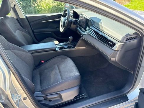 Used 2025 Toyota Camry LE FWD image 31