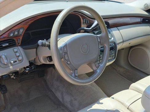 Used 2004 Cadillac De Ville w/ Equipment Group FWD image 10