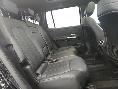 Used 2020 Mercedes-Benz GLB 250 4MATIC image 27