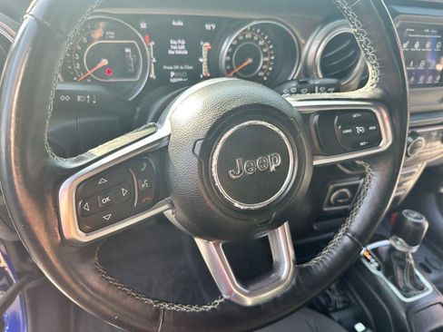 Used 2018 Jeep Wrangler Unlimited Sahara w/ Cold Weather Group AWD/4WD image 17