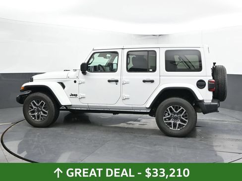 Used 2025 Jeep Wrangler Unlimited Sahara AWD/4WD image 10