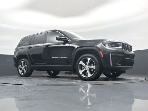 New 2026 Jeep Grand Cherokee Limited RWD image 38