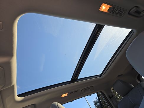 Used 2021 Toyota Highlander Platinum AWD/4WD image 33