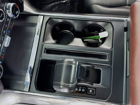 Used 2021 Ford F150 Lariat w/ Equipment Group 502A High image 19