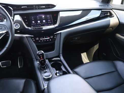 Certified 2024 Cadillac XT6 Sport w/ Technology Package image 17