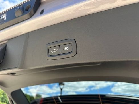 Certified 2026 Volvo XC40 B5 Plus AWD/4WD image 35