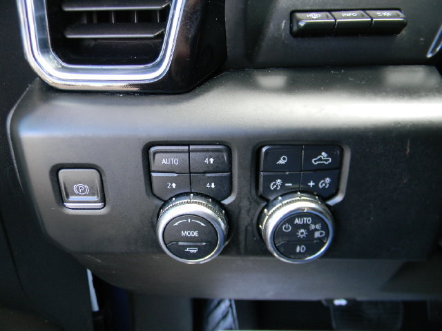 Used 2024 GMC Sierra 1500 Denali w/ Denali Reserve Package AWD/4WD image 17