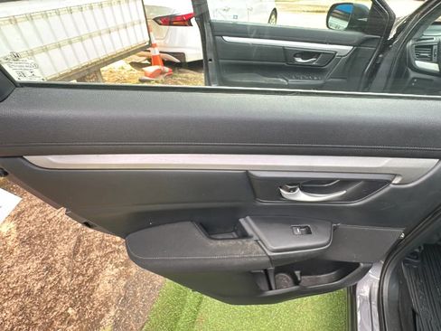 Used 2018 Honda CR-V LX image 17