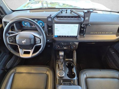 Used 2025 Ford Bronco Badlands AWD/4WD image 16