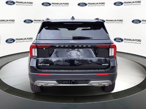 New 2026 Ford Explorer Active w/ Active Comfort Package AWD/4WD image 4
