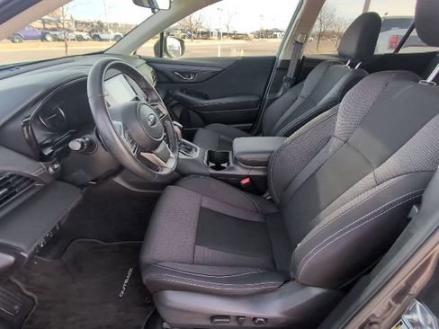 Used 2025 Subaru Outback Premium image 12