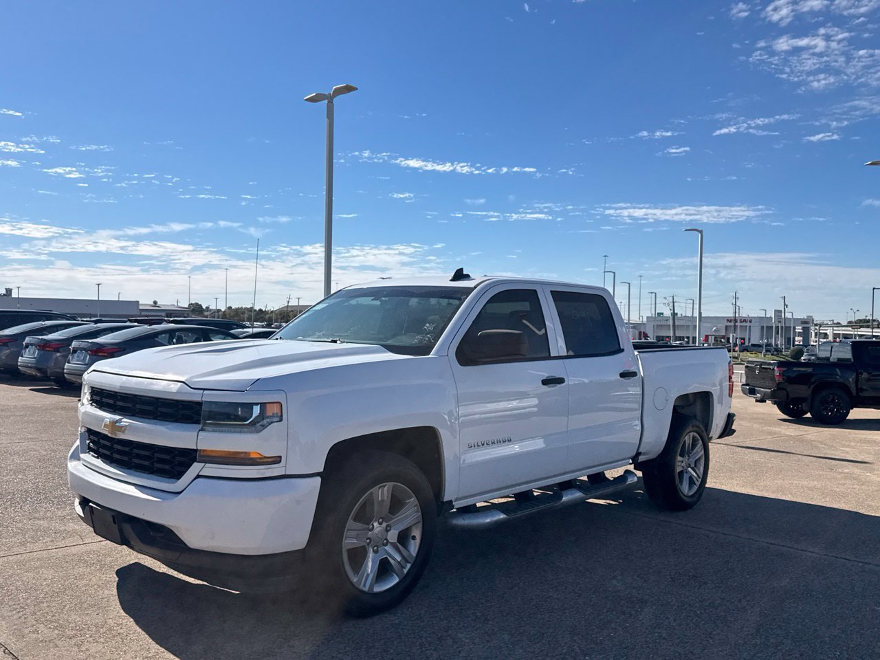 Used 2018 Chevrolet Silverado 1500 Custom w/ Custom Convenience Package RWD image 11