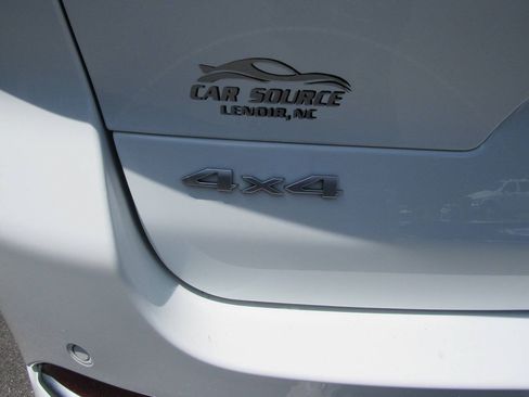 Used 2025 Jeep Grand Cherokee L Summit AWD/4WD image 17