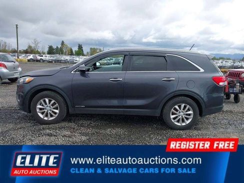 Used 2017 Kia Sorento LX image 28