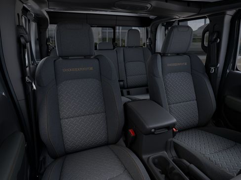 New 2025 Jeep Gladiator Mojave w/ Convenience Group image 35