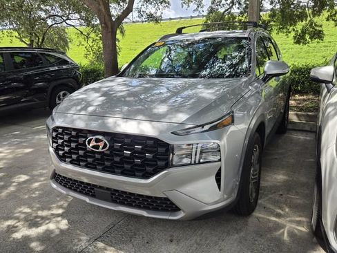 Used 2023 Hyundai Santa Fe SEL FWD image 4