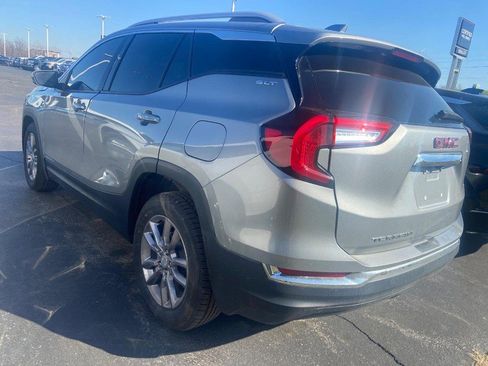 Used 2024 GMC Terrain SLT image 5