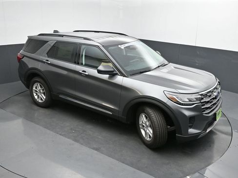 New 2025 Ford Explorer Active image 41