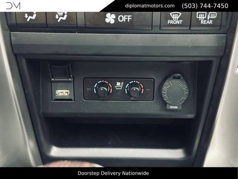 Used 2023 Toyota 4Runner Limited AWD/4WD image 38