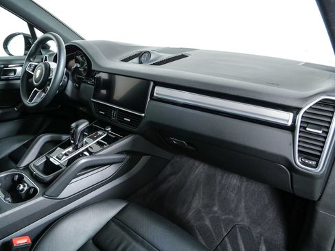 Certified 2023 Porsche Cayenne Platinum Edition AWD/4WD image 26