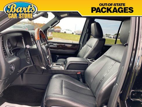 Used 2017 Lincoln Navigator Reserve image 28