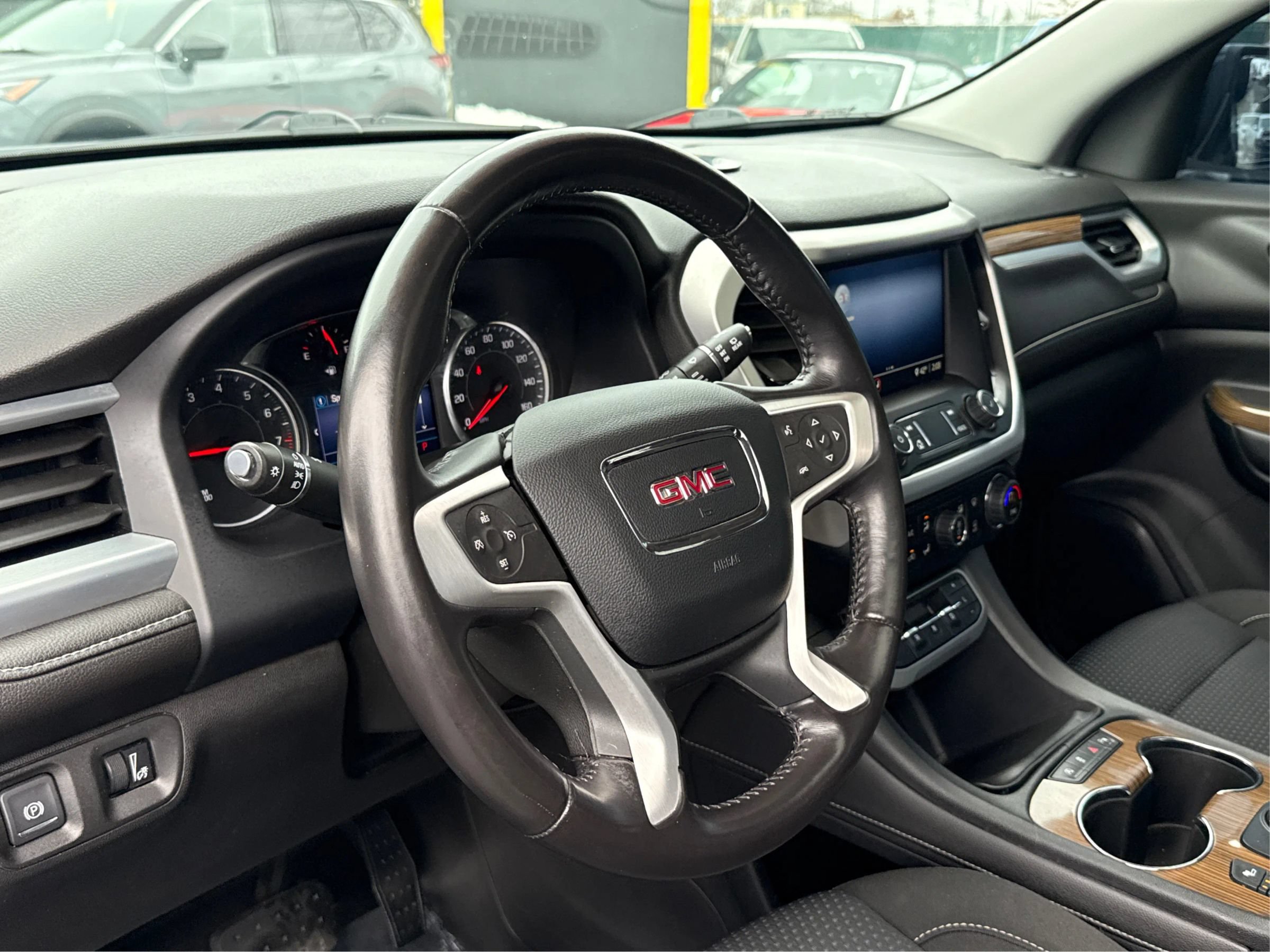 Used 2020 GMC Acadia SLE w/ Driver Convenience Package AWD/4WD image 16