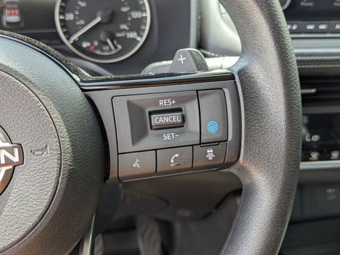 Certified 2023 Nissan Rogue SV image 30