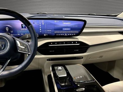 Used 2025 Buick Enclave Avenir w/ Super Cruise Package FWD image 9