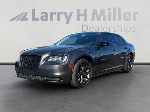 Used 2023 Chrysler 300 Touring w/ Sport Appearance Package image 1