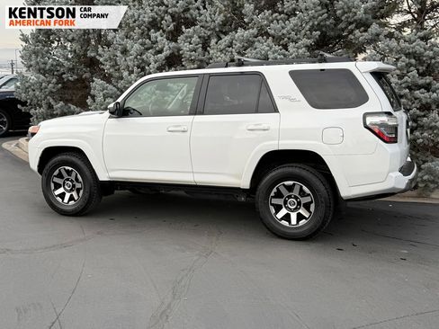 Used 2020 Toyota 4Runner TRD Off-Road image 5