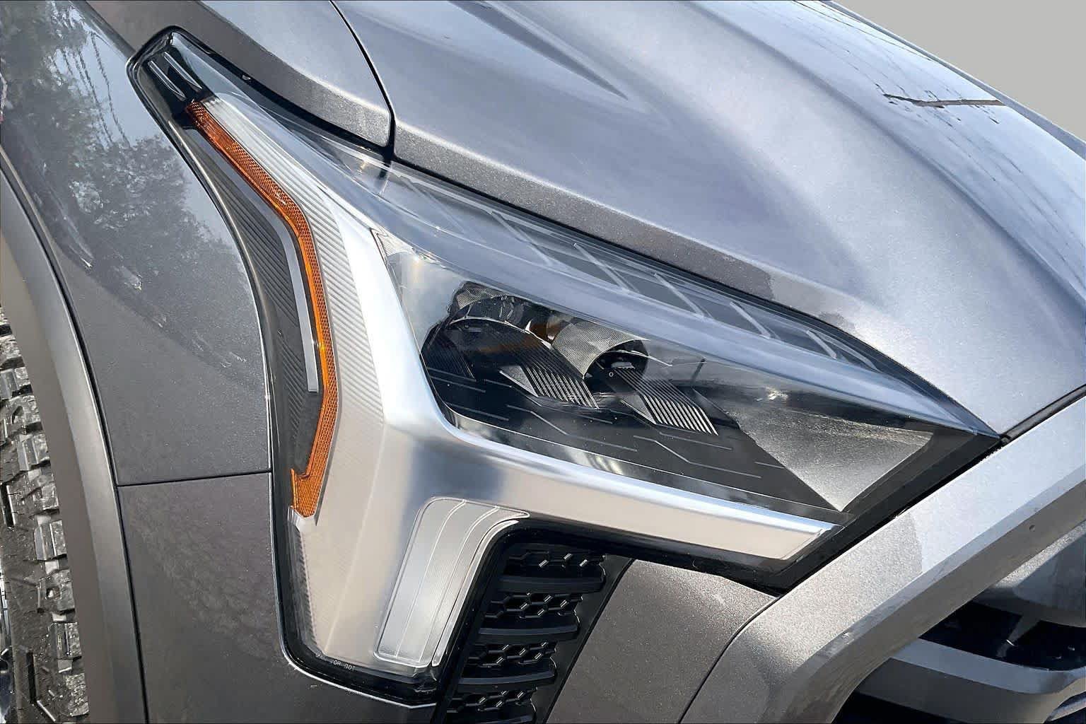 Used 2025 Toyota Tundra SR5 AWD/4WD image 27