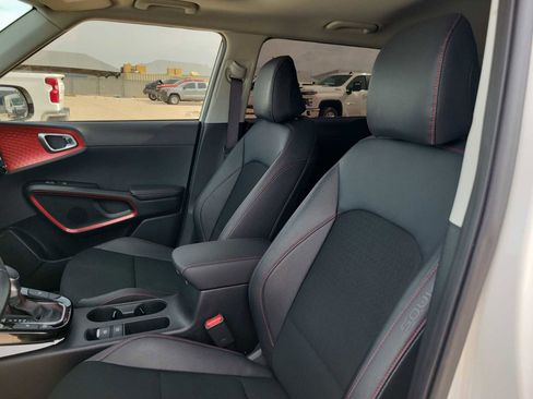 Used 2025 Kia Soul GT-Line w/ GT-Line Technology Package FWD image 15
