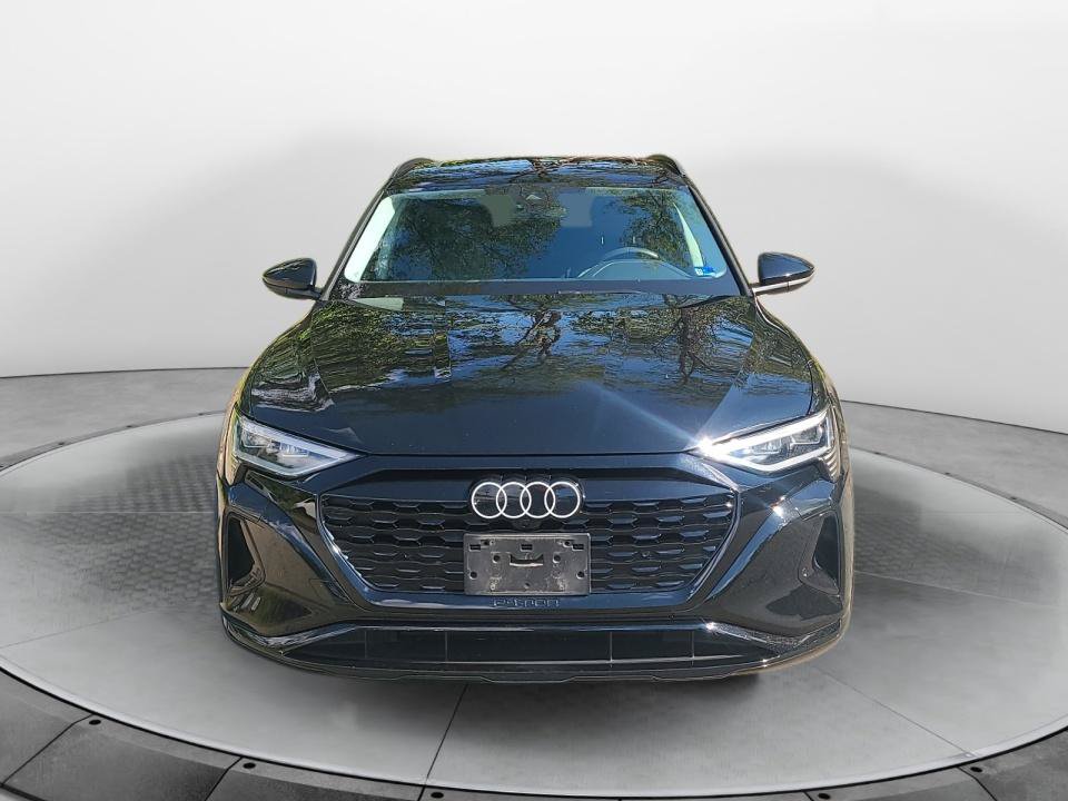 Used 2024 Audi Q8 e-tron Premium AWD/4WD image 2