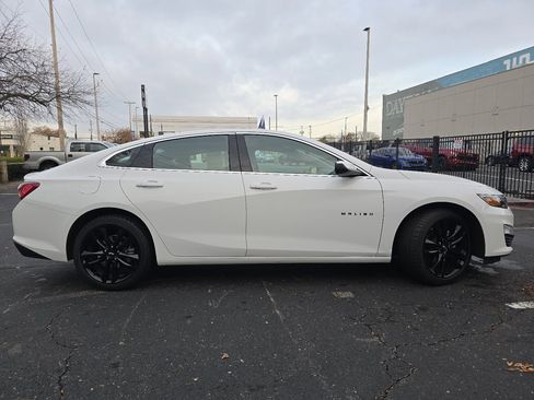 Used 2024 Chevrolet Malibu LT w/ Sport Edition image 14